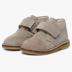 Worn twice! NATURINO Boys Choco Suede Toddler Boot size 26 (EU) - 9.5 US size